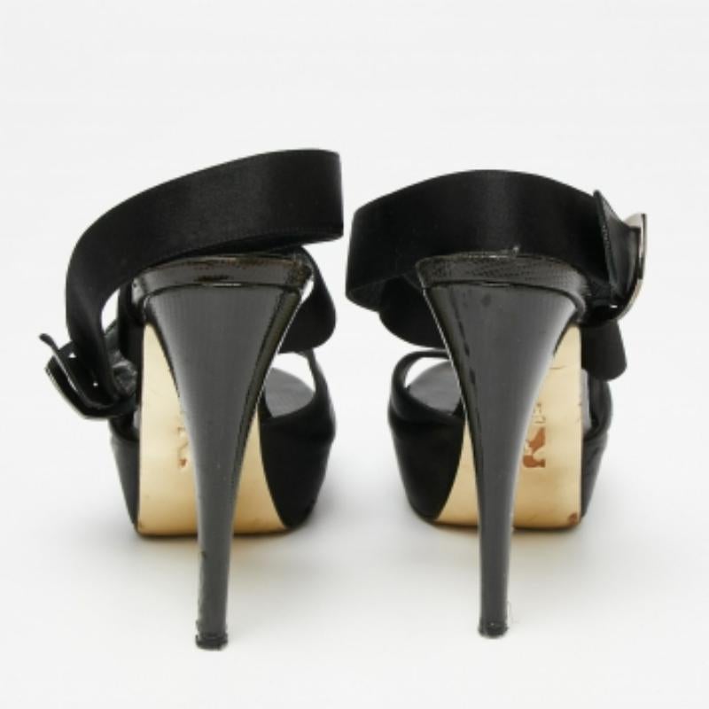 Diese Sandalen von Gina sind trendy und mit Sorgfalt für einen bequemen Sitz konstruiert. Sie sind aus hochwertigen MATERIALEN gefertigt, langlebig, einfach zu stylen und fabelhaft, mit bequemer Innenausstattung, kunstvollem Design und schönem