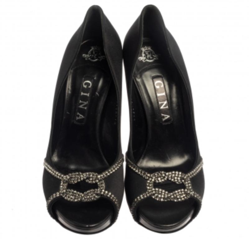 Gina Black Satin Crystal Embellished Platform Peep Toe Pumps Size 40.5 In Good Condition For Sale In Dubai, Al Qouz 2