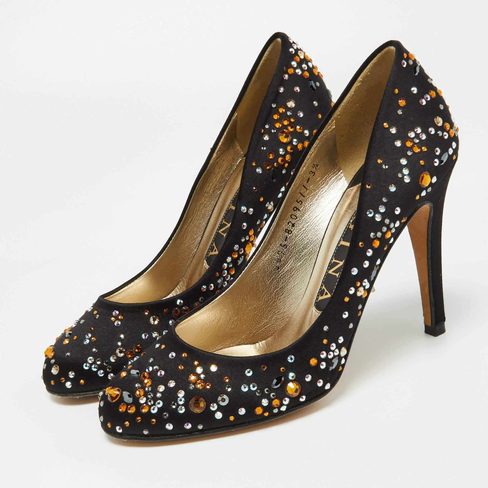 Make a chic style statement with these designer pumps. They showcase sturdy heels and durable soles perfect for your fashionable outings