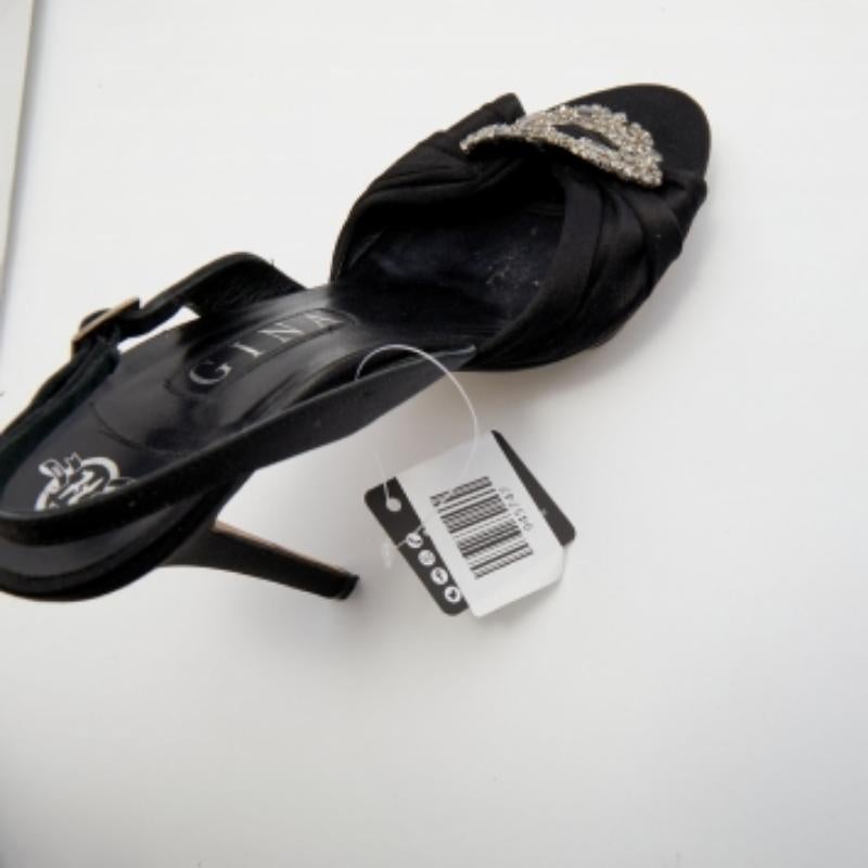 Gina Schwarze Satin-Sandalen mit Kristallverzierung und Slingback Größe 39 im Angebot 5