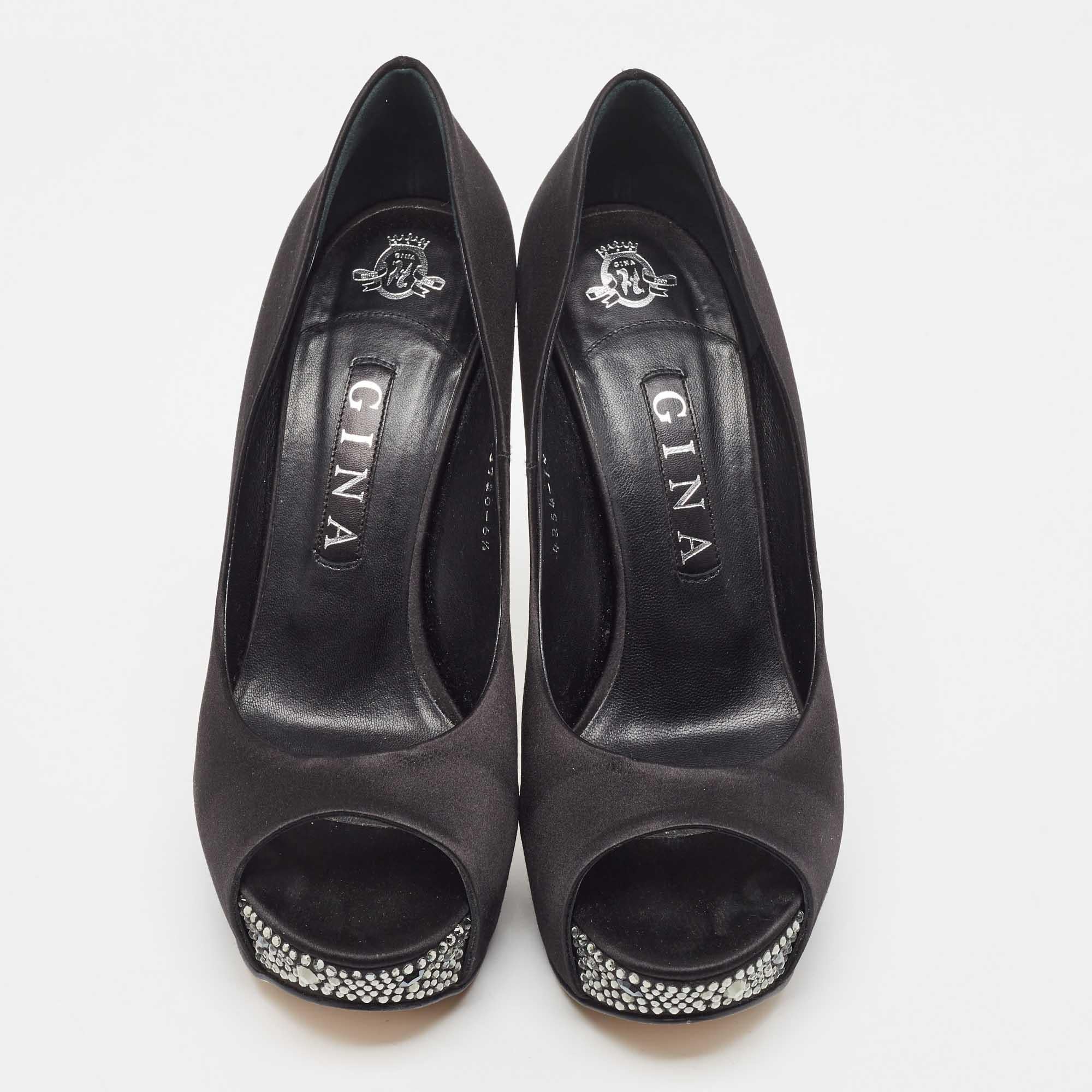 Gina Black Satin Jenna Crystal Embellished Peep Toe Platform Pumps Size 39.5 In Good Condition For Sale In Dubai, Al Qouz 2