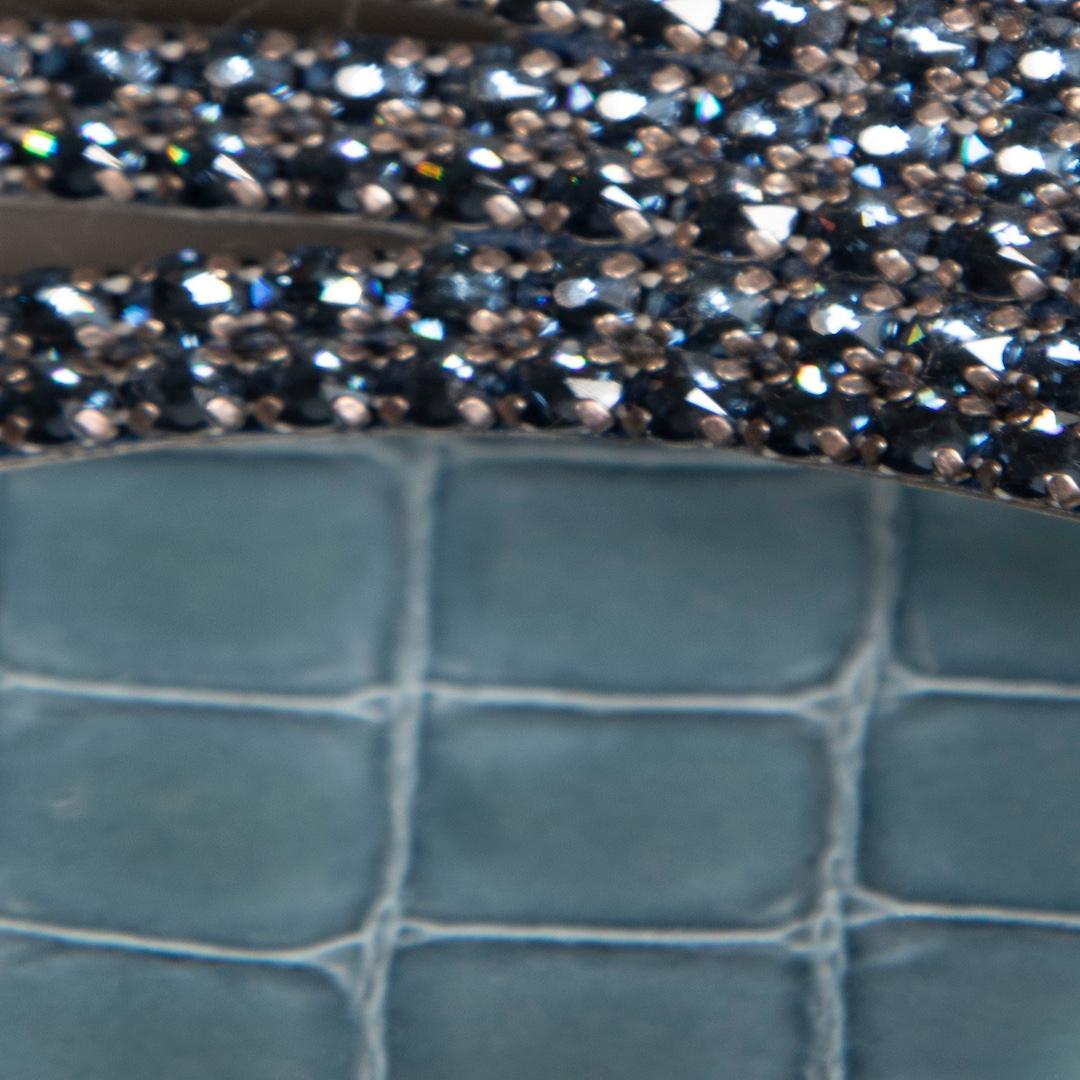 Gina Blaue Loren-Sandalen aus Lackleder mit Kristallverzierung Größe IT 37,5 Damen im Angebot