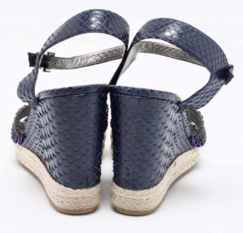 Gina Blue Python Leather Crystal Wedge Platform Ankle-Strap Sandals Size 40.5 Pour femmes en vente