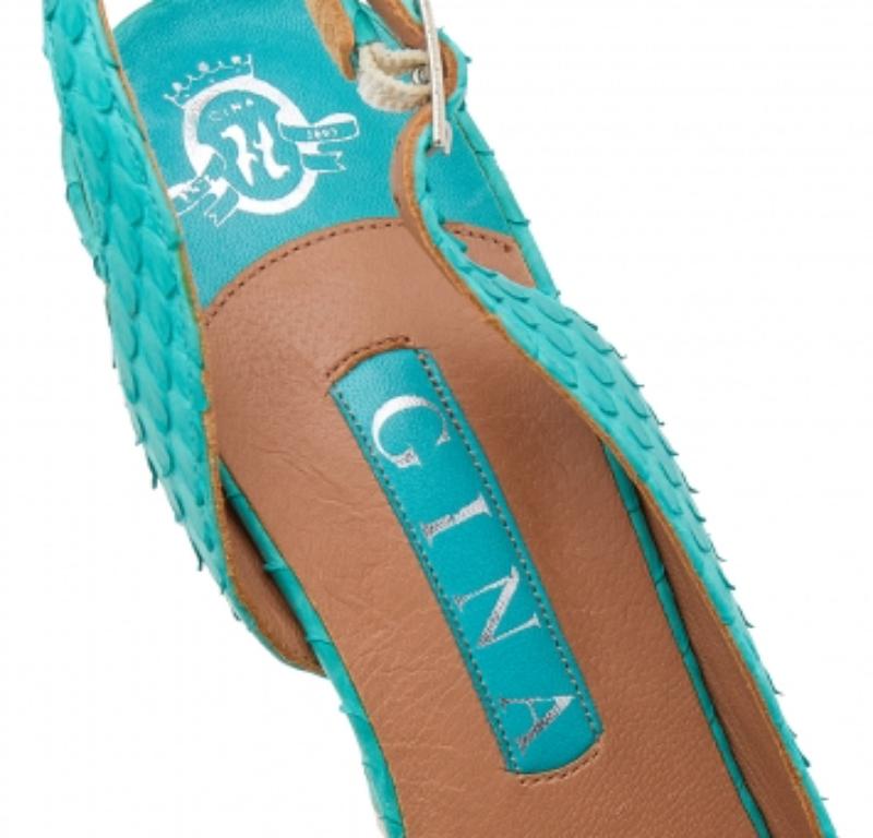 Gina - Escarpins à plateforme en cuir python bleu - Taille 37,5 en vente 1