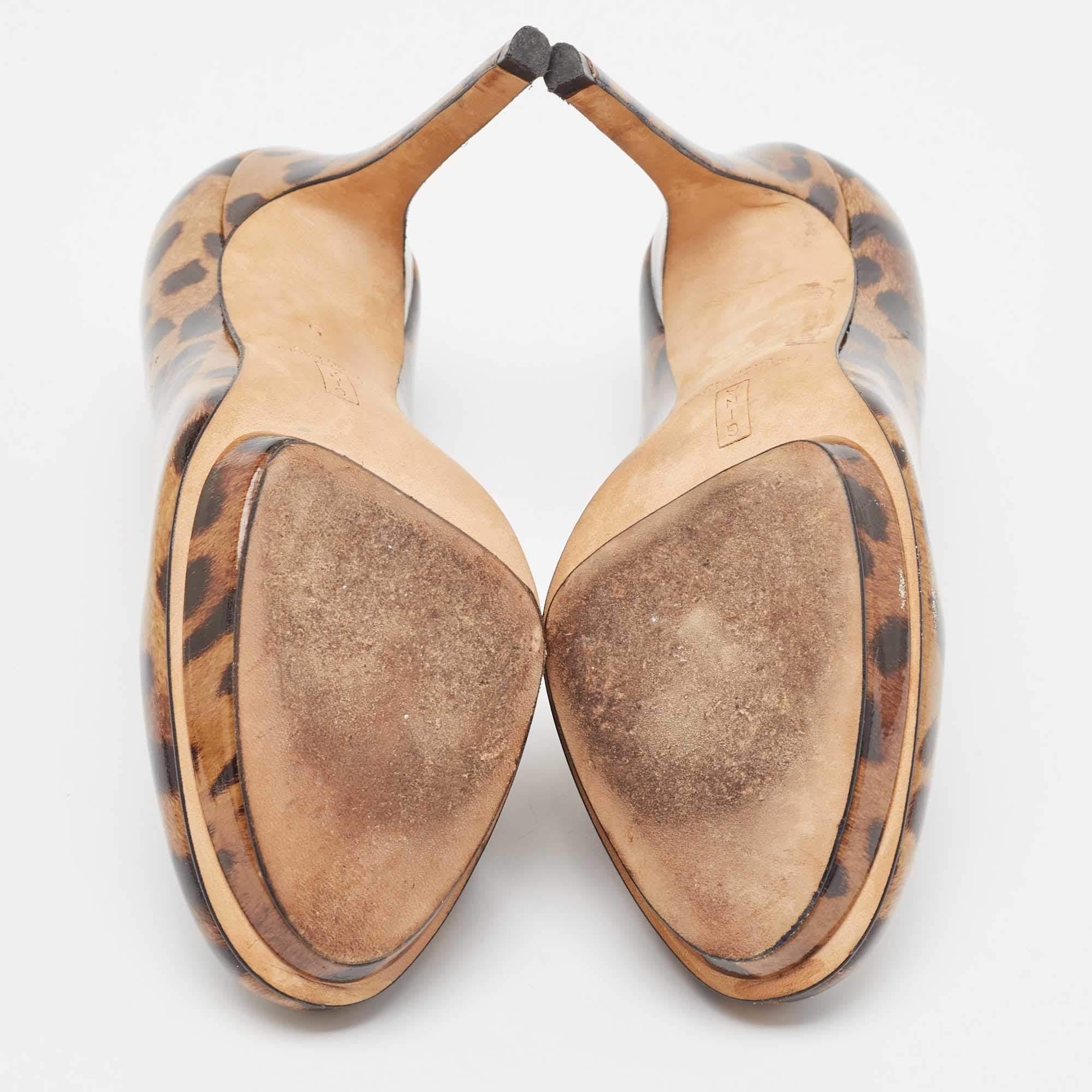 Gina Brown/Beige Leopard Print Patent Round Toe Pumps Size 38 1