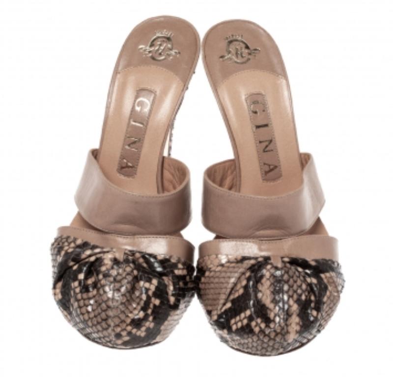 Donna Gina Sandali con plateau in pelle di pitone marrone/beige misura 37 in vendita
