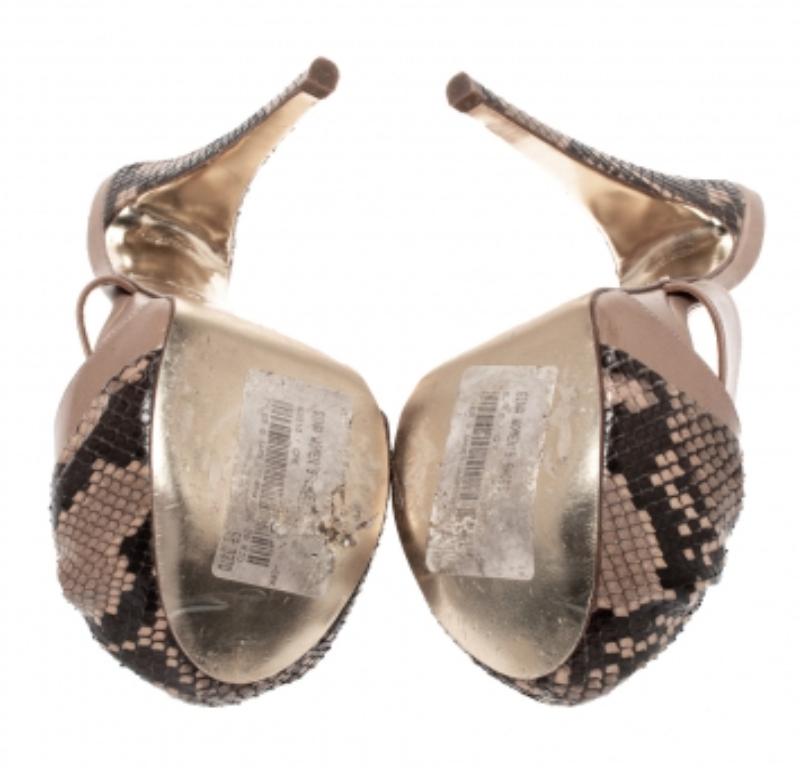 Gina Sandali con plateau in pelle di pitone marrone/beige misura 37 in vendita 2