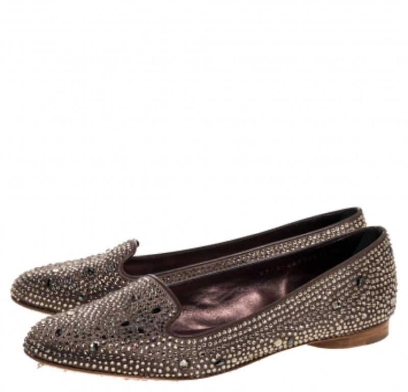 Gina Brown Crystal Embellished Satin Ballet Flats Size 38.5 For Sale 3