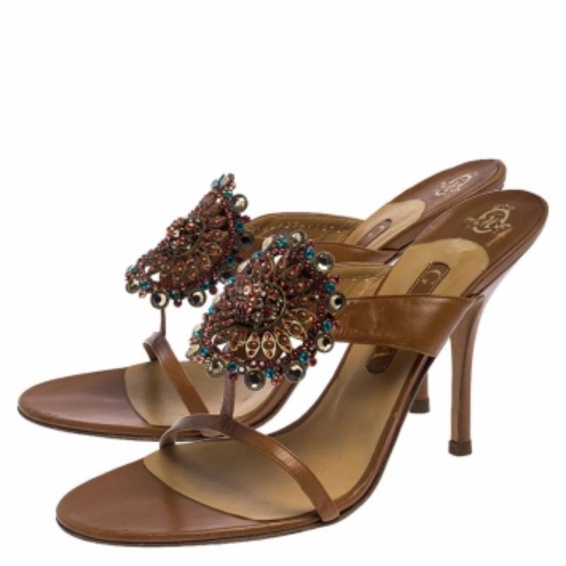Marrone Gina Sandali in pelle marrone impreziositi da cinturini taglia 41 in vendita