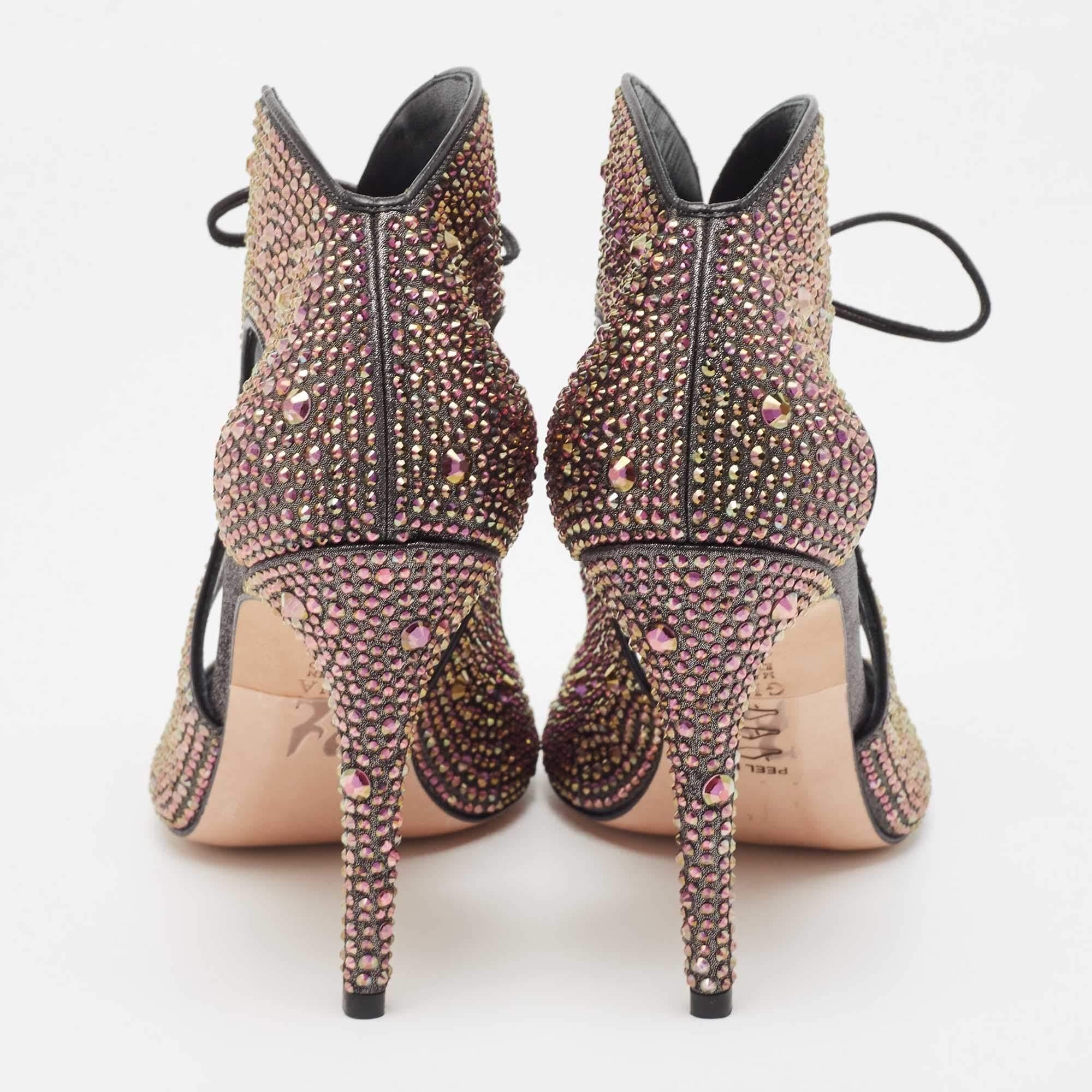 Gina Brown Satin and Leather Crystal Embellished Cut Out Lace Up Booties Size 40 Excellent état - En vente à Dubai, Al Qouz 2