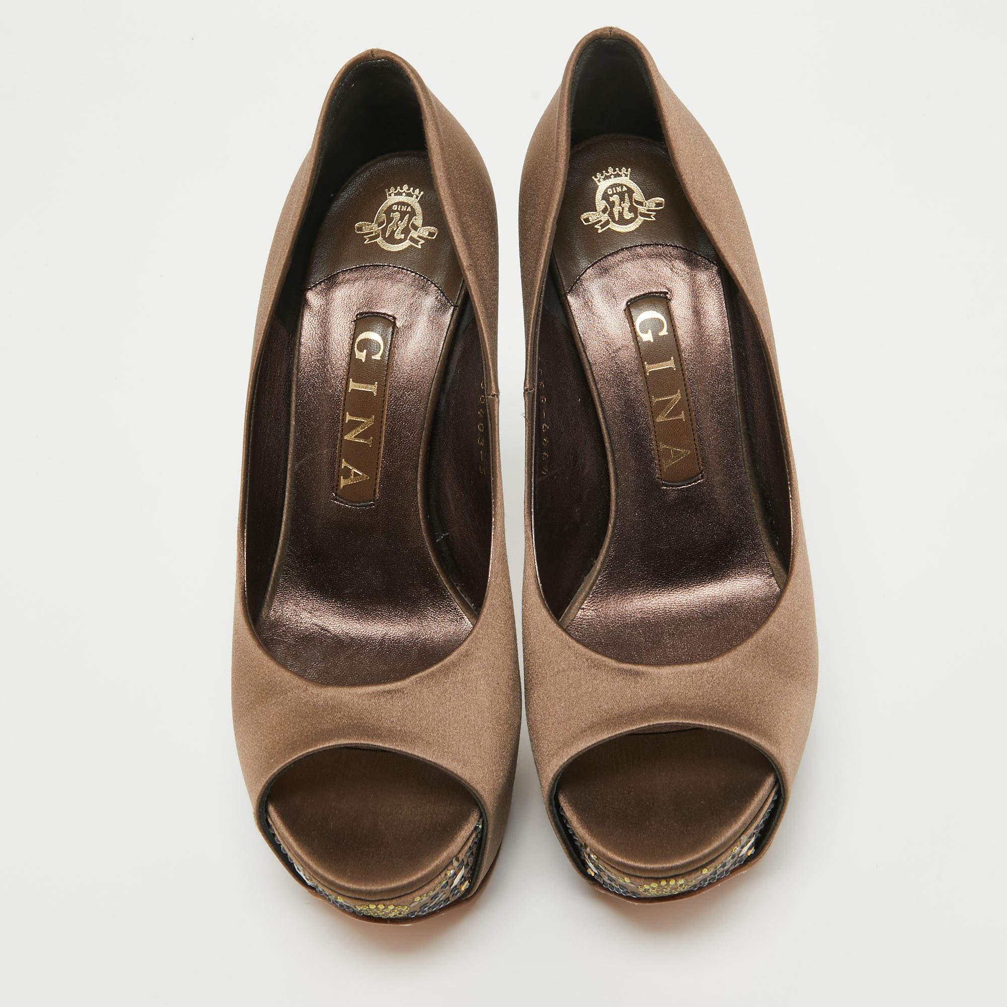 Gina Brown Satin Crystal Embellished Open Toe Pumps Size 38 In Excellent Condition In Dubai, Al Qouz 2