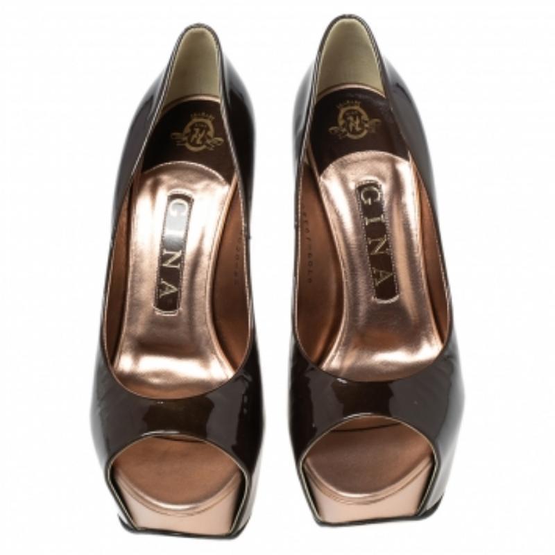 Donna Gina, vernice marrone scuro, con zeppa aperta, misura 37,5 in vendita