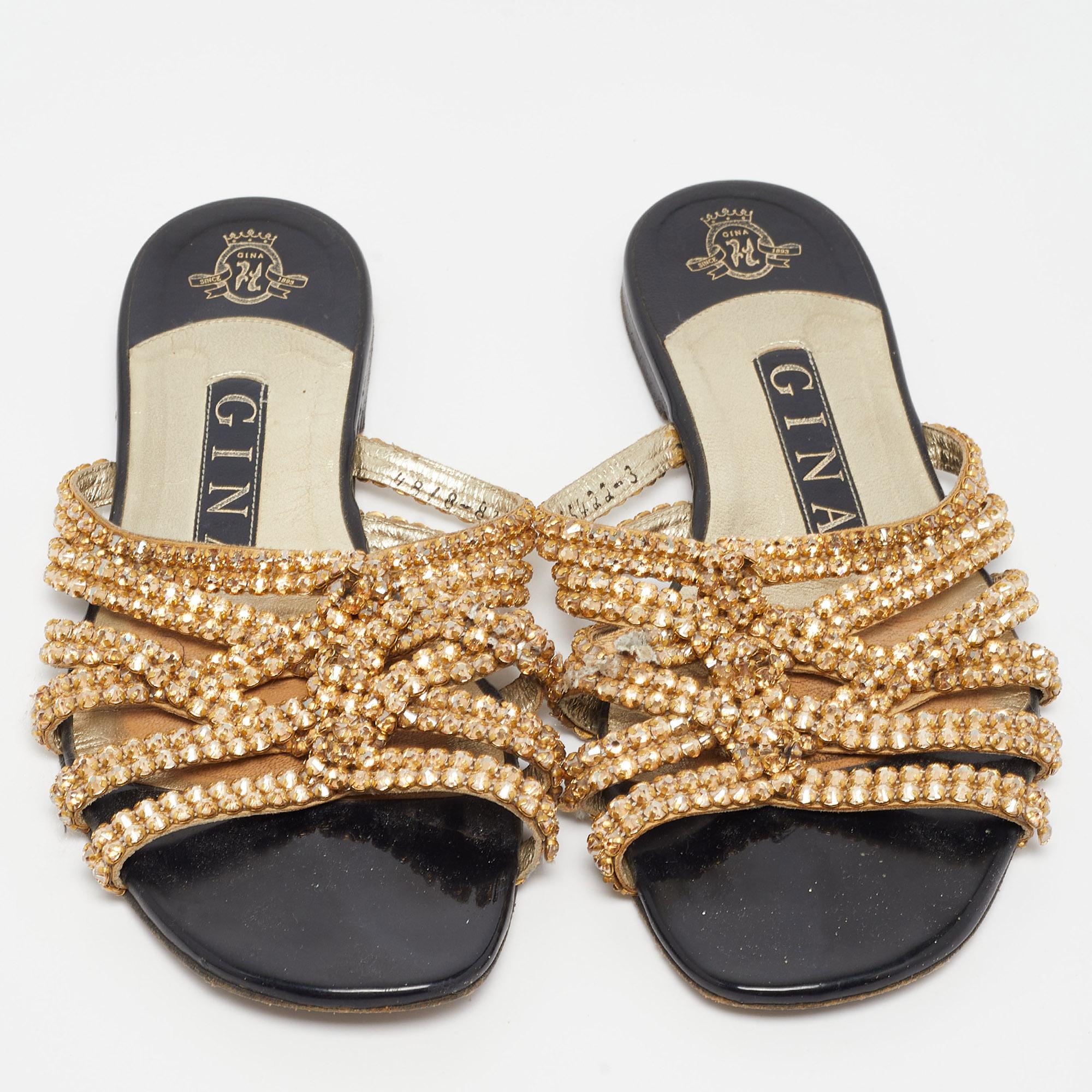 Gina Gold Crystal Embellished Leather Flat Slides Size 36 In Good Condition For Sale In Dubai, Al Qouz 2