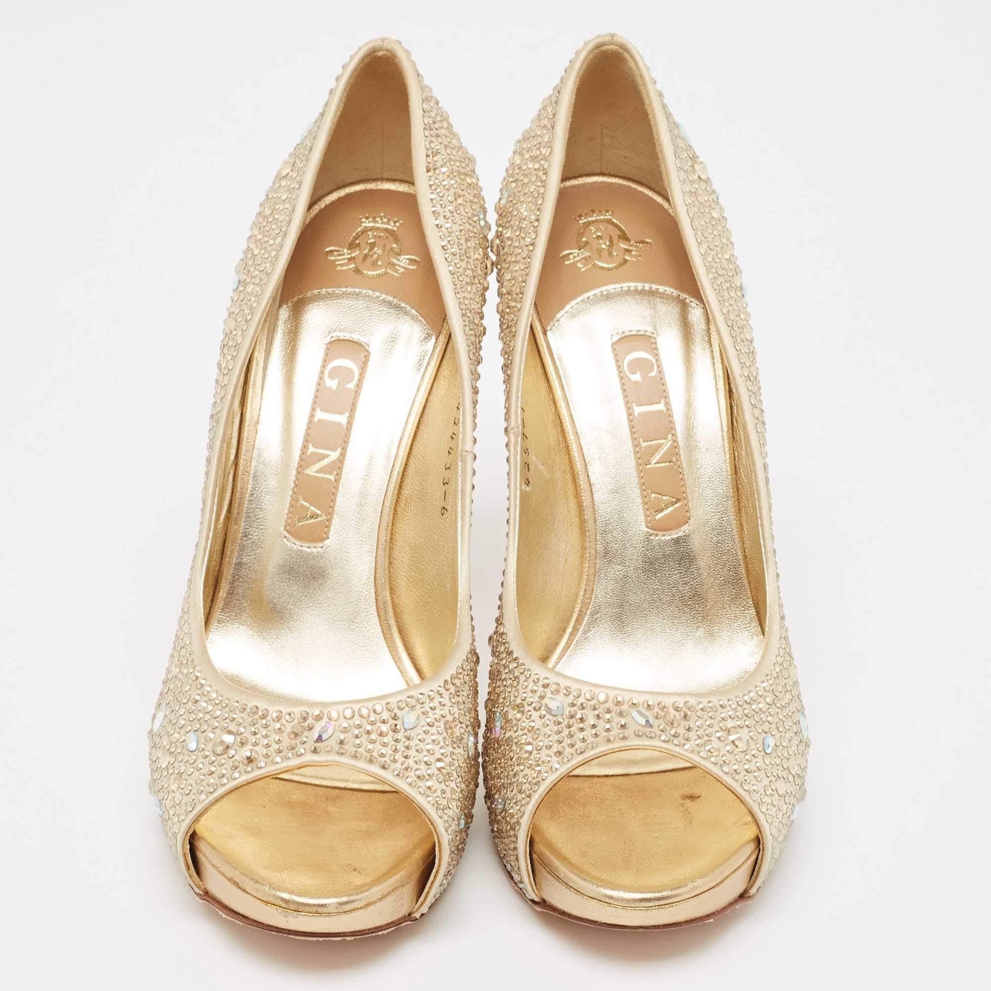 Or Gina escarpins à bout ouvert en satin orné de cristaux dorés, taille 39 en vente
