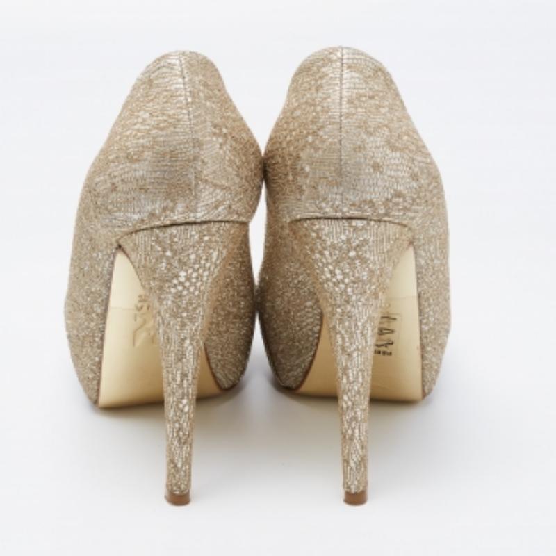 Gina escarpins Claire à plateforme en dentelle et cuir dorée taille 37 Bon état - En vente à Dubai, Al Qouz 2