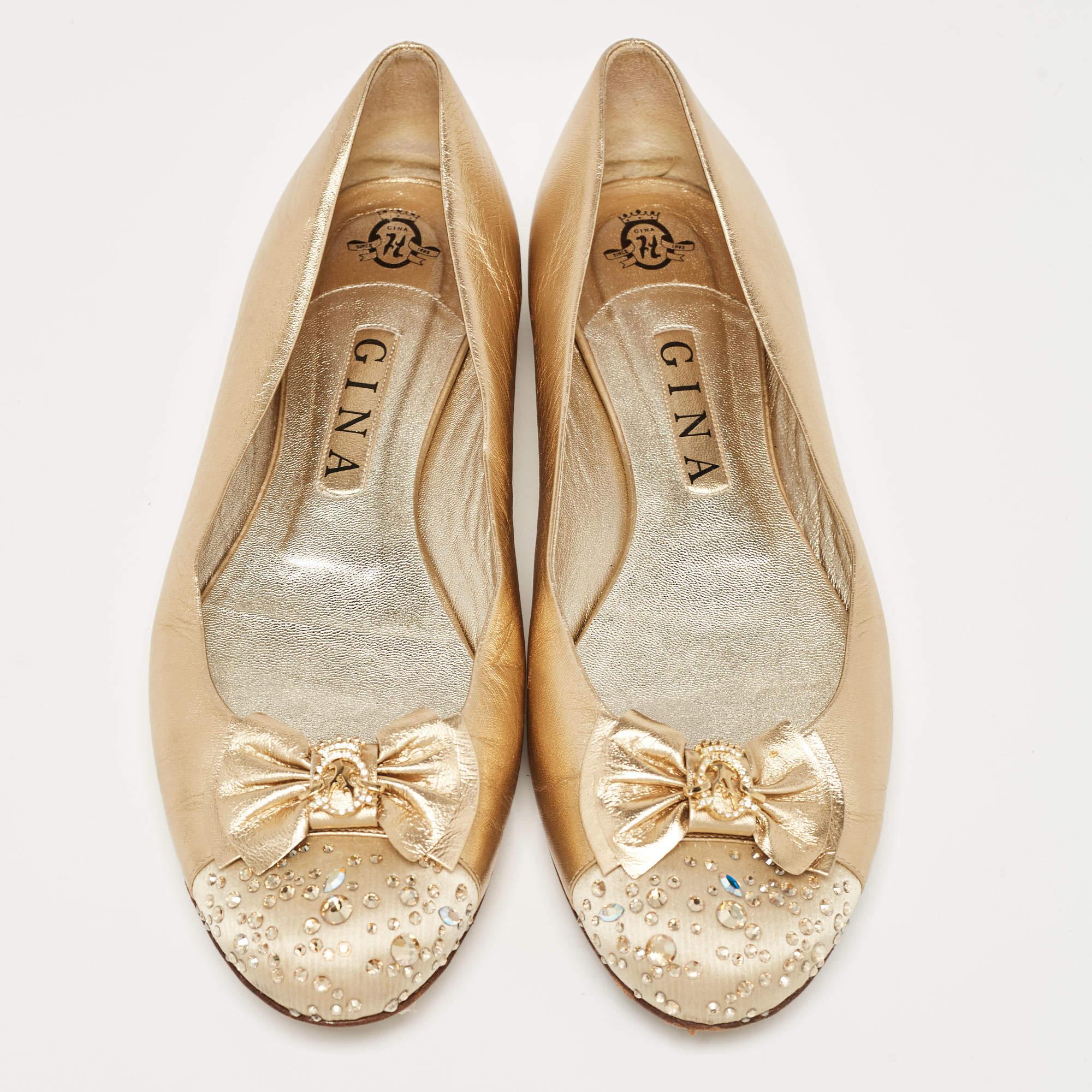 Gina Gold Leather and Crystal Embellished Satin Cap Toe Bow Ballet Flats Size 41 In Good Condition In Dubai, Al Qouz 2