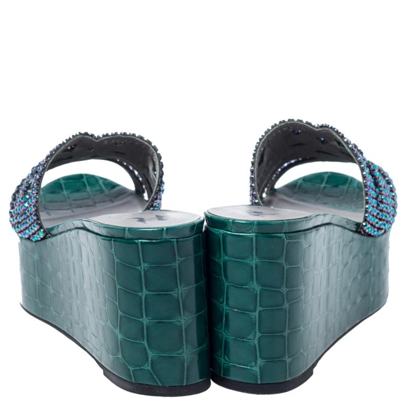 Gina Green Croc Embossed Leather Embellished Wedge Platform Sandals Size 37.5 In Good Condition In Dubai, Al Qouz 2