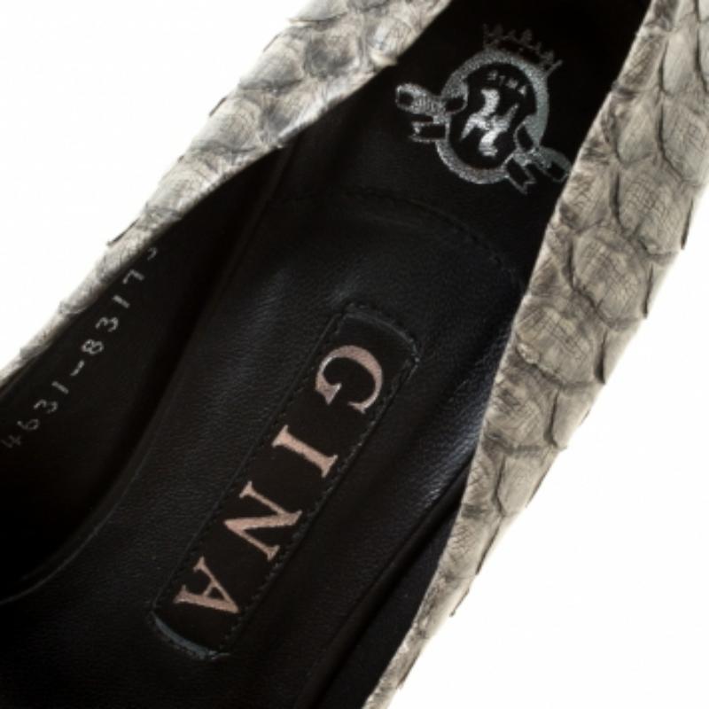 Gina Grau Python Leder Claire Hoodie Plateau Pumps Größe 36,5 im Angebot 3