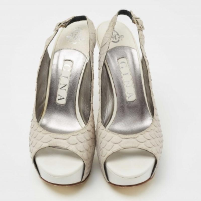 Gina, pelle di pitone grigia, sandali con piattaforma Peep-Toe Slingback misura 37,5 In condizioni buone in vendita a Dubai, Al Qouz 2