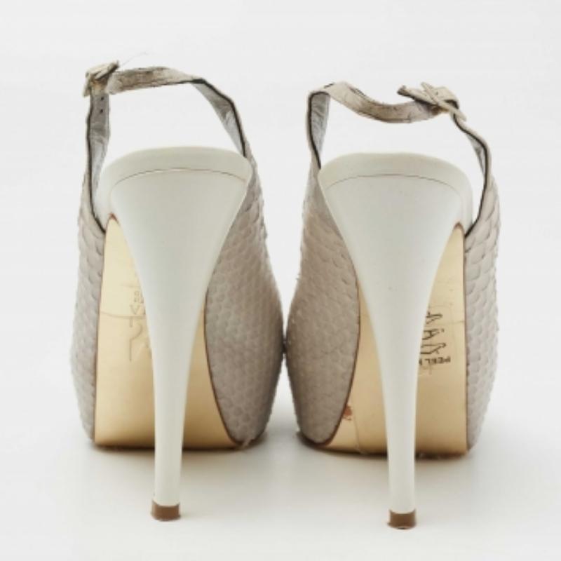 Donna Gina, pelle di pitone grigia, sandali con piattaforma Peep-Toe Slingback misura 37,5 in vendita