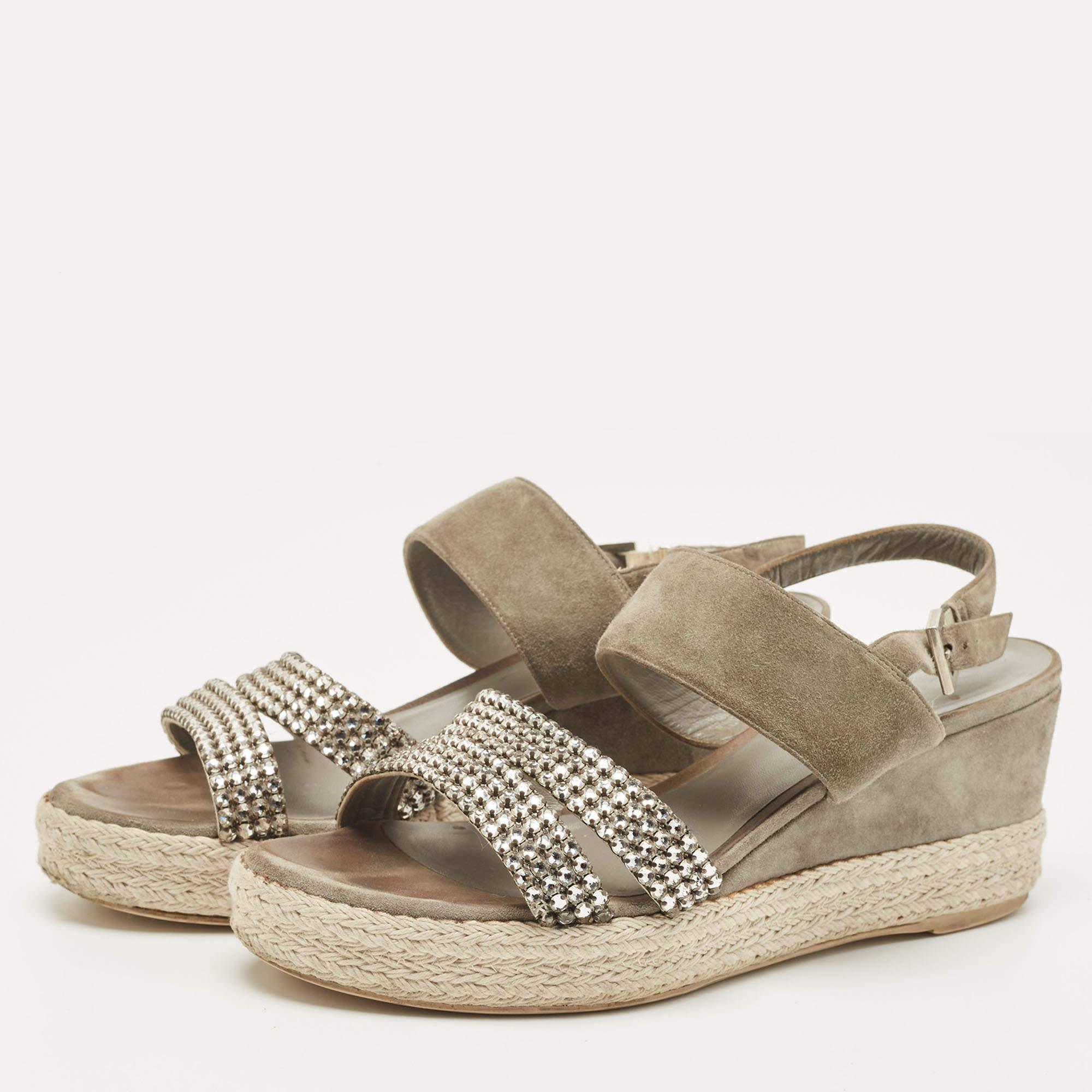 These designer espadrilles exude cool summer vibes while giving all the comfort to your feet. They bring along a well built silhouette and the houses signature aesthetics. Wear them with anything: jeans dresses shorts.