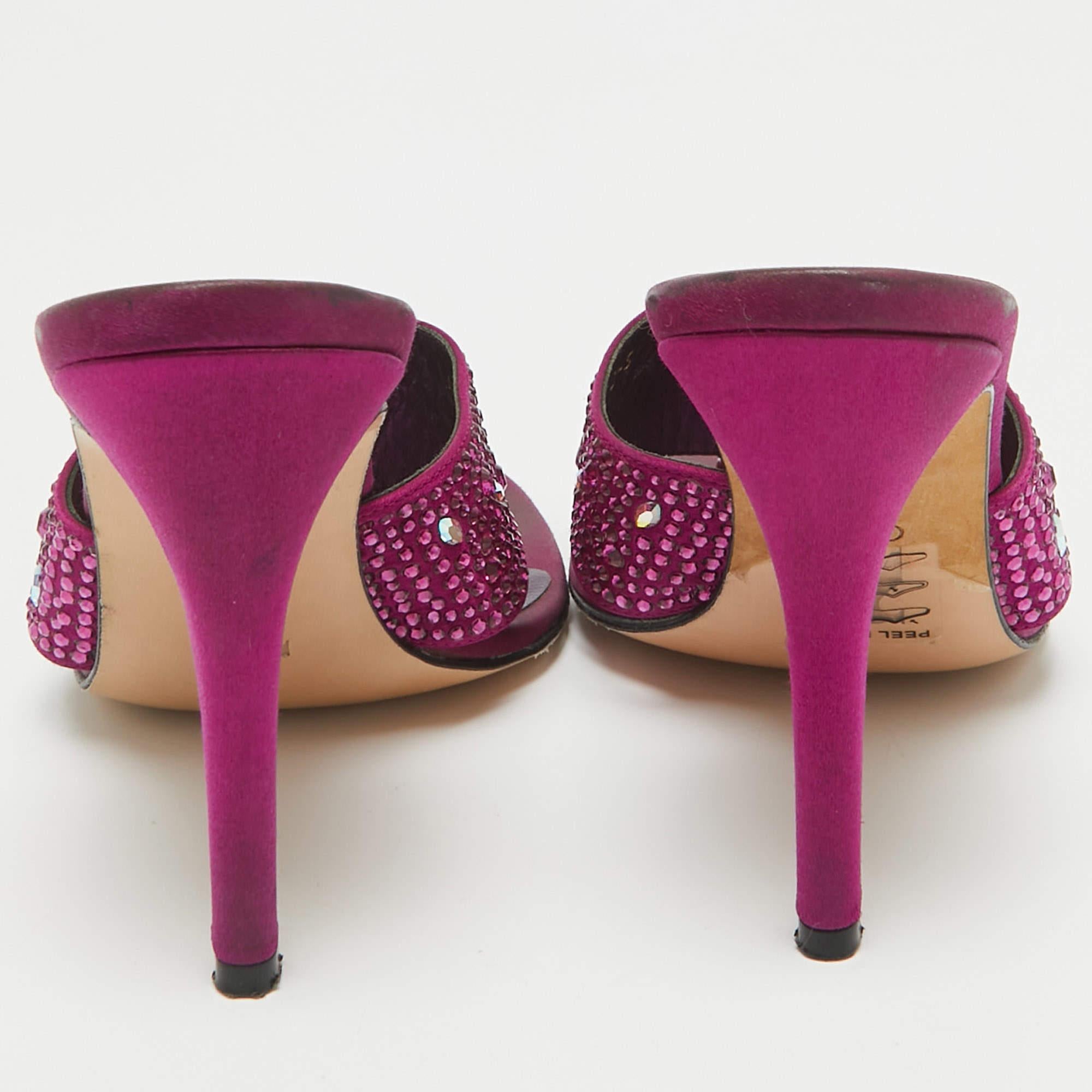 Gina - Rosa Magenta, raso e cristalli, sandali diapositive taglia 38 in vendita 1