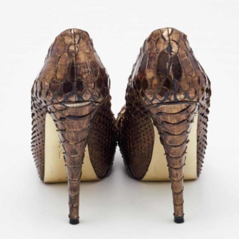 Gina Metallic Braun Python Elle Plateau Pumps Größe 39.5 (Schwarz) im Angebot