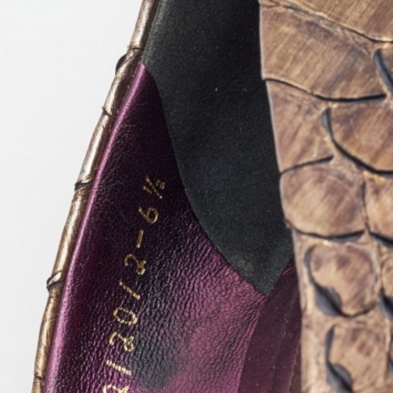 Gina Metallic Braun Python Elle Plateau Pumps Größe 39.5 im Angebot 1