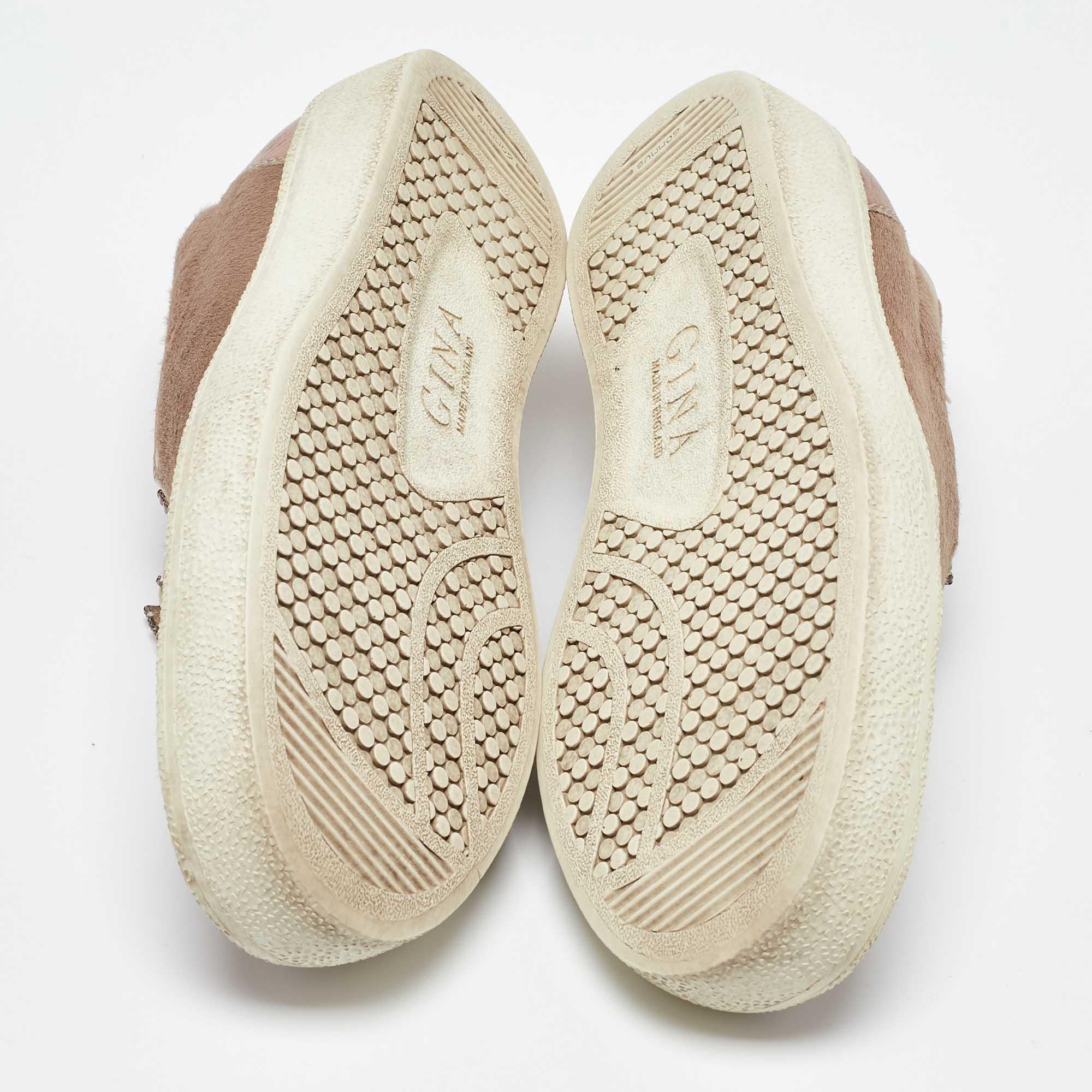Gina Metallic Calf Hair Leather Crystal Embellished Slip On Sneakers Taglia 37 in vendita 1