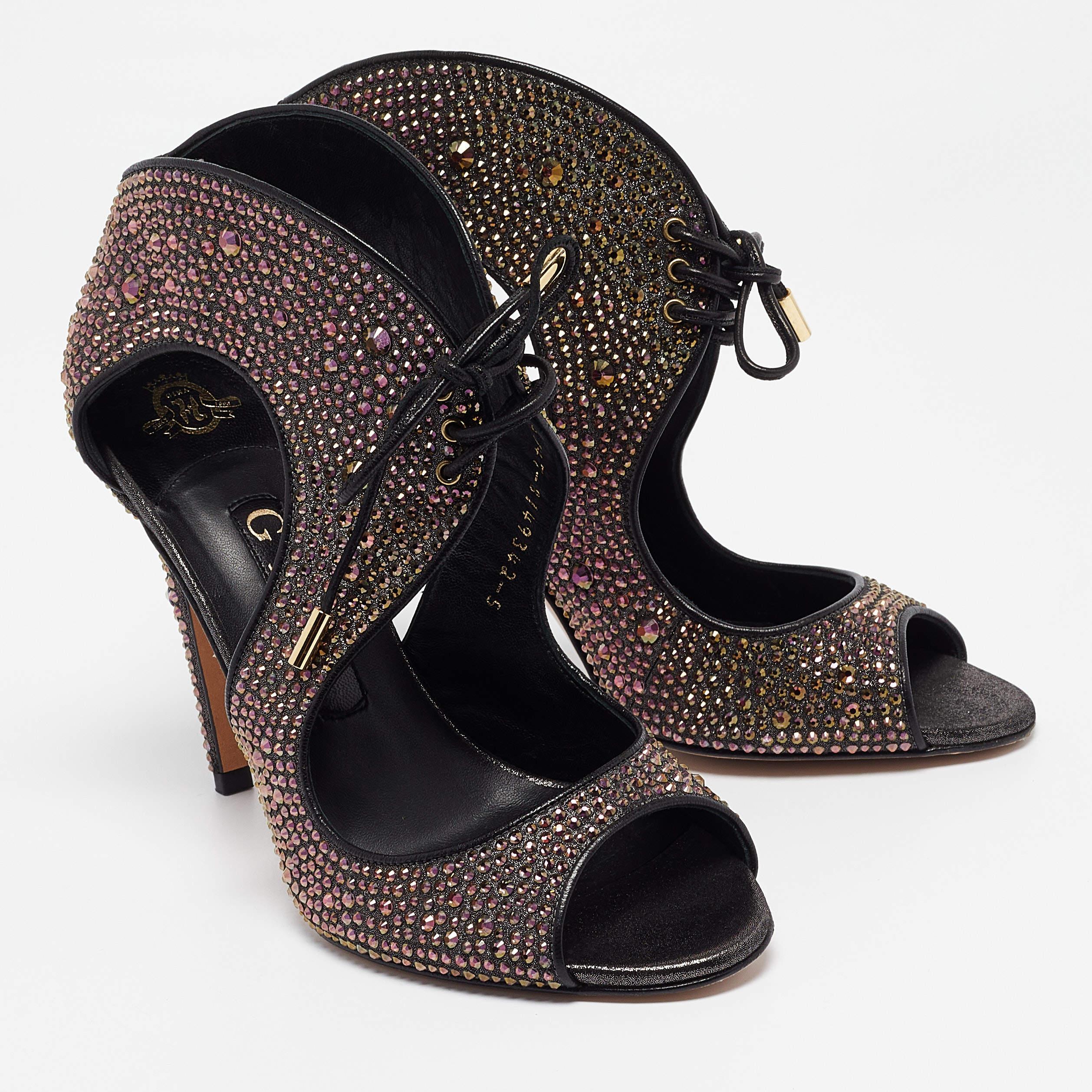 Gina Metallic Crystal Embellished Leather Cut Out Lace Up Sandals Taglia 38 In condizioni Nuovo a Dubai, Al Qouz 2