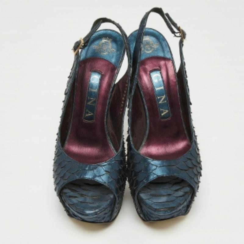 Noir Gina Metallic Navy Blue Python Open Toe Platform Slingback Pumps Size 37.5 en vente