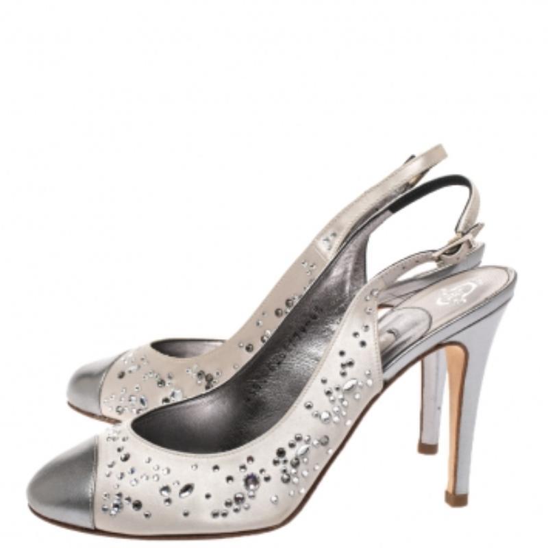 Grigio Gina, raso metallizzato e pelle con cristalli, Sandali Slingback Taglia 37,5 in vendita