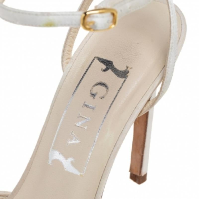 Gina Off-White Satin-Sandalen mit Knöchelriemen Größe 37,5 (Beige) im Angebot
