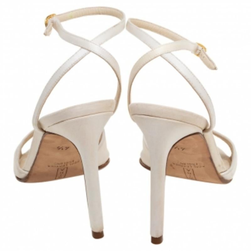 Gina Off-White Satin-Sandalen mit Knöchelriemen Größe 37,5 im Angebot 2