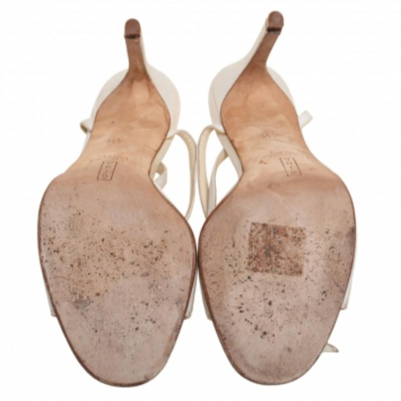 Gina Off-White Satin-Sandalen mit Knöchelriemen Größe 37,5 im Angebot 3