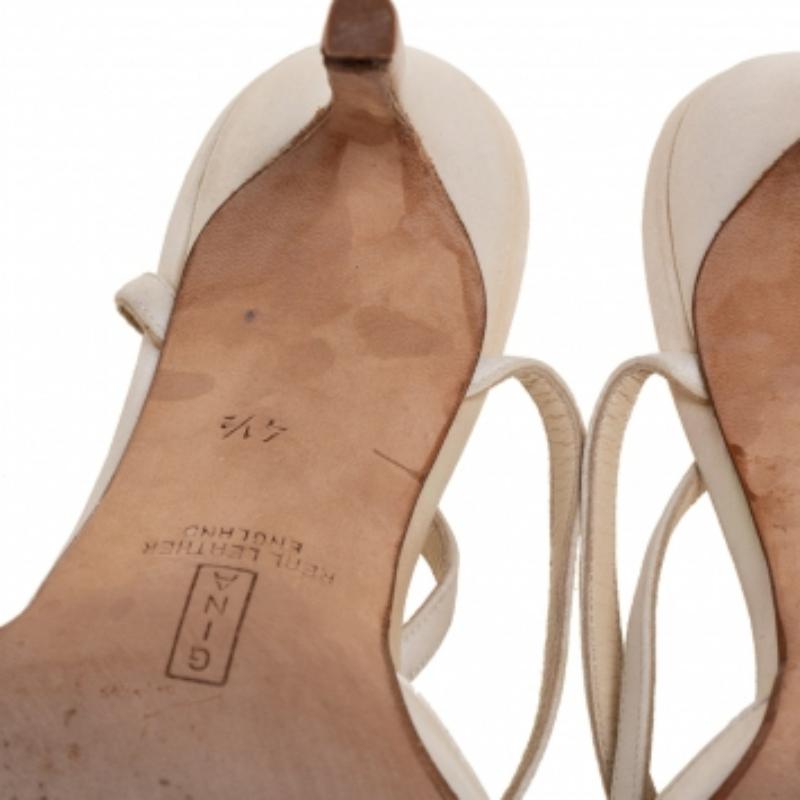 Gina Off-White Satin-Sandalen mit Knöchelriemen Größe 37,5 im Angebot 4