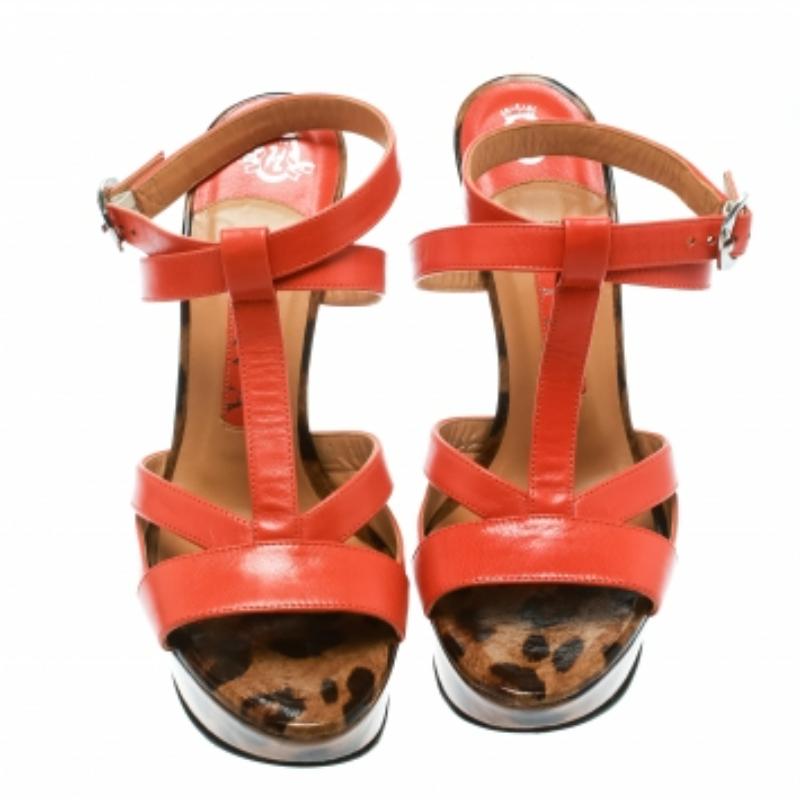 Gina - Sandales à plateforme en cuir orange avec bride à la cheville, taille 37,5 Bon état - En vente à Dubai, Al Qouz 2