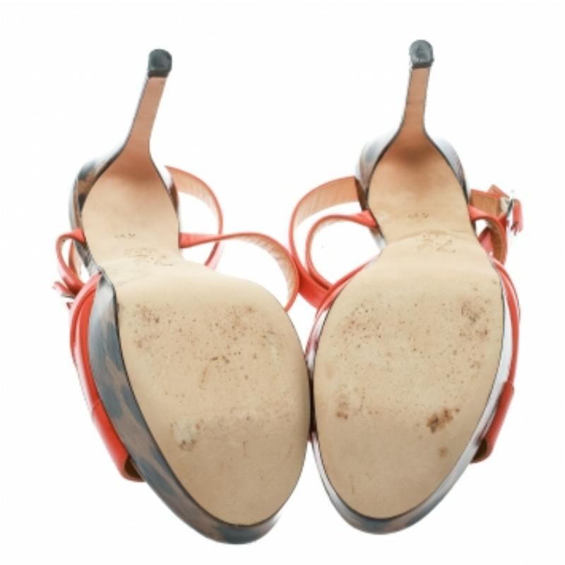 Gina - Sandales à plateforme en cuir orange avec bride à la cheville, taille 37,5 en vente 1