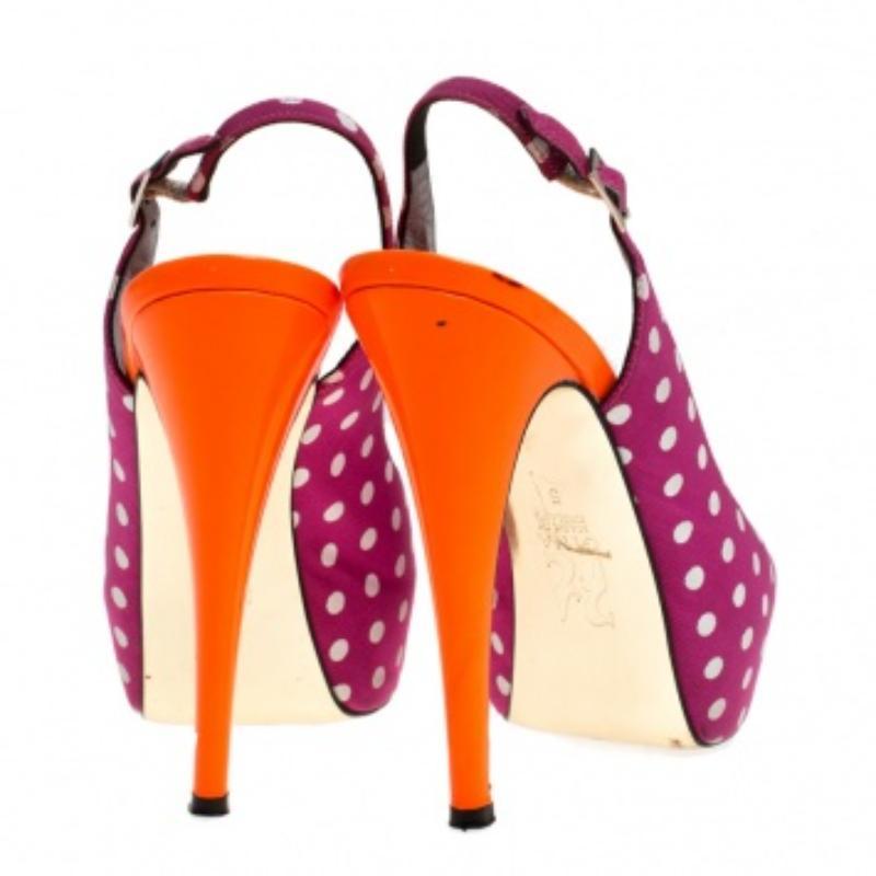 Donna Fabina Purple/Orange Polka Dot Fabric Patent Open Toe Slingback Sandals Taglia 38 in vendita