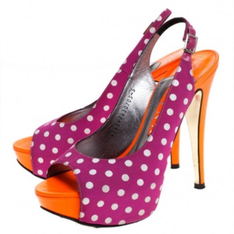 Fabina Purple/Orange Polka Dot Fabric Patent Open Toe Slingback Sandals Taglia 38 in vendita 2