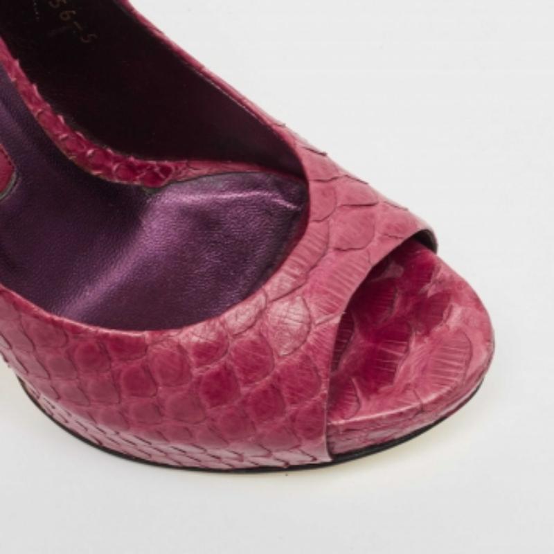 Gina Lila Python Offene Zehe Plateau Pumps Größe 38 im Angebot 3