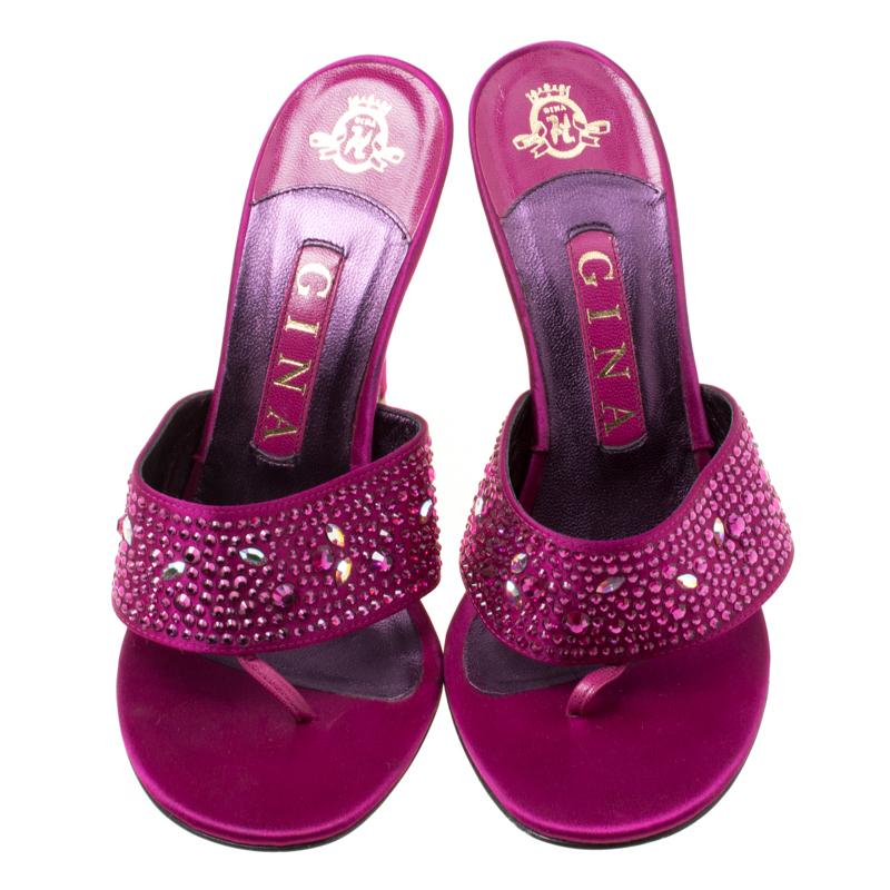Gina Purple Satin Crystal Embellished Thong Sandals Size 37 In Excellent Condition In Dubai, Al Qouz 2
