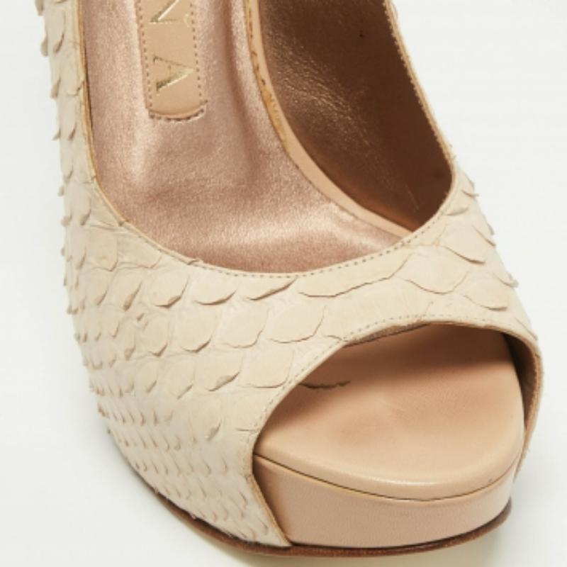De las mujeres Gina Python Embossed Leather Peep Toe Blake Platform Slingback Pumps Talla 37 en venta