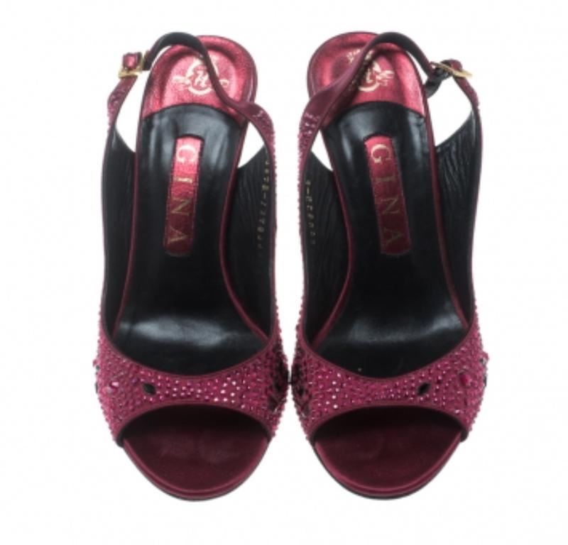 Gina Rote Satin-Sandalen mit Kristallverzierung und Peep Toe-Slingback Größe 38 im Angebot 1