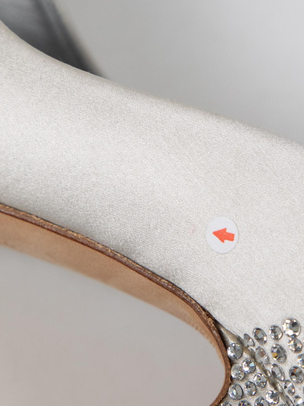 Gina Zapatos de tacón de punta con adornos de cristal plateado Talla UK 3.5 en venta 4