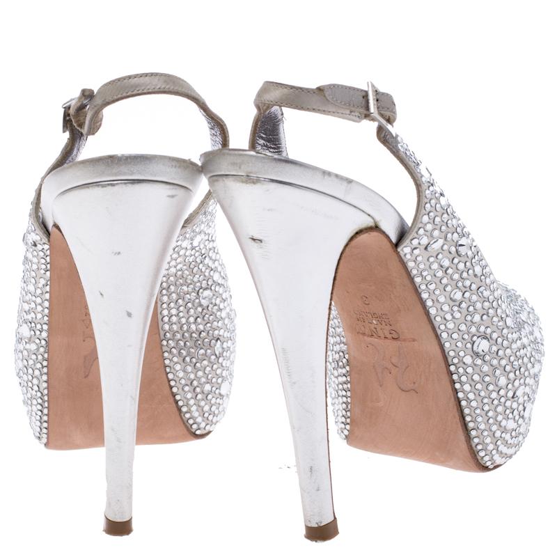 Gina Silver Satin Crystal Embellished Peep Toe Platform Slingback Sandals 36 In Good Condition In Dubai, Al Qouz 2