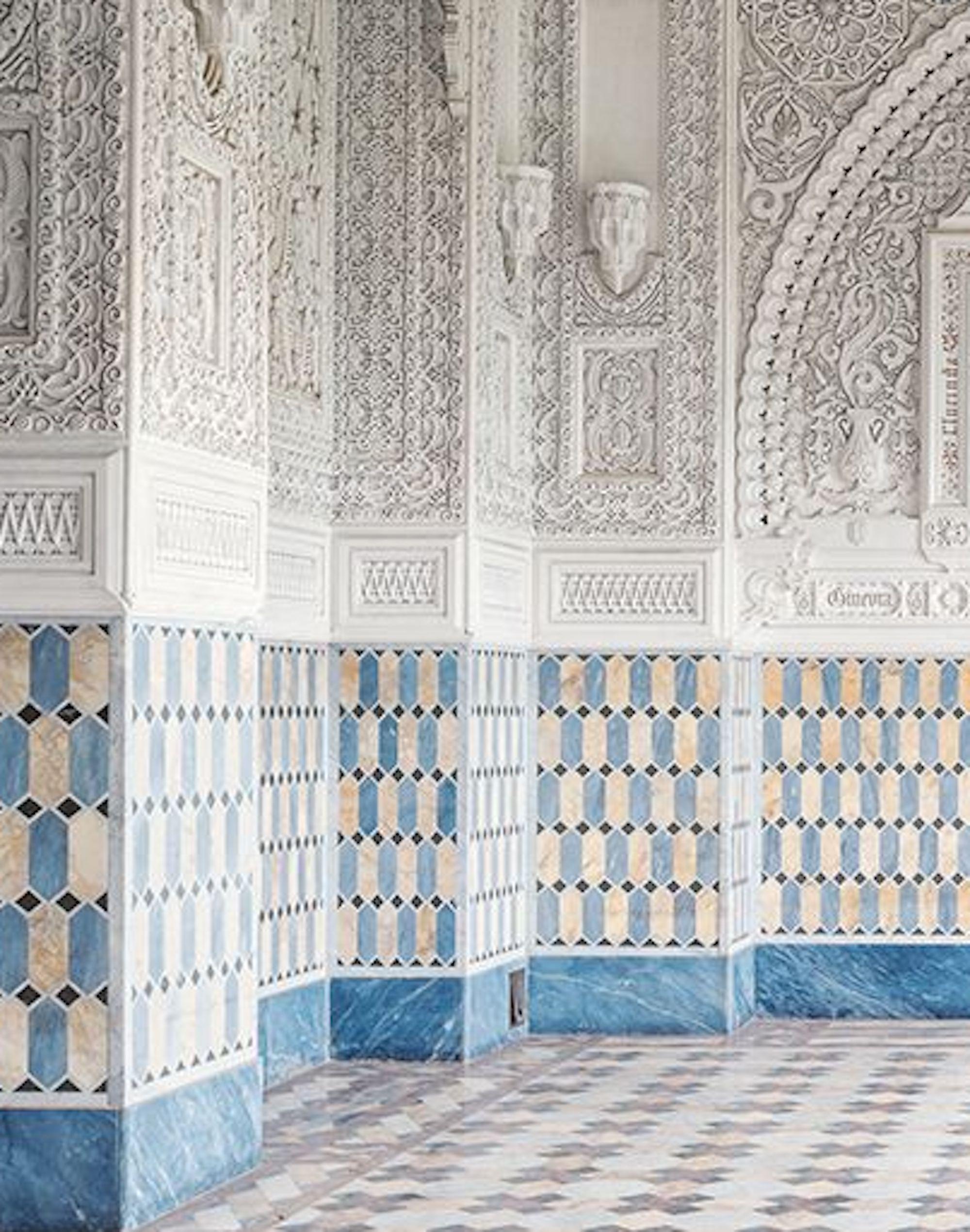 Arabesque von Gina Soden – Interieurfotografie, maurische Architektur, urbex im Angebot 3