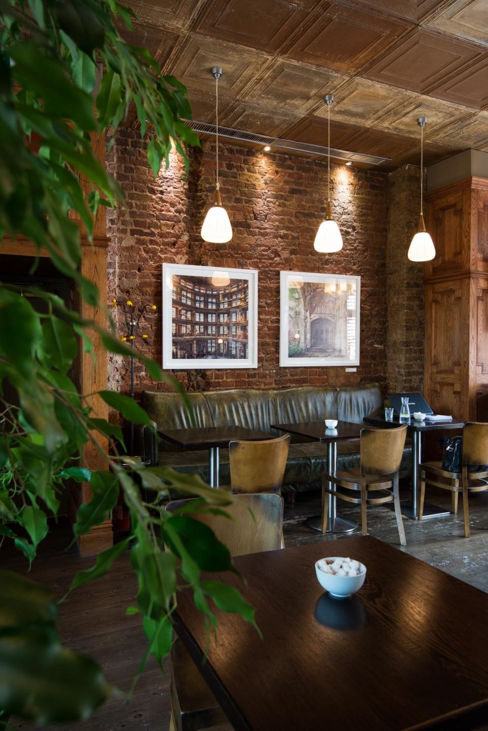 Chemical Plant par Gina Soden - Intérieur d'un lieu abandonné, urbex en vente 3