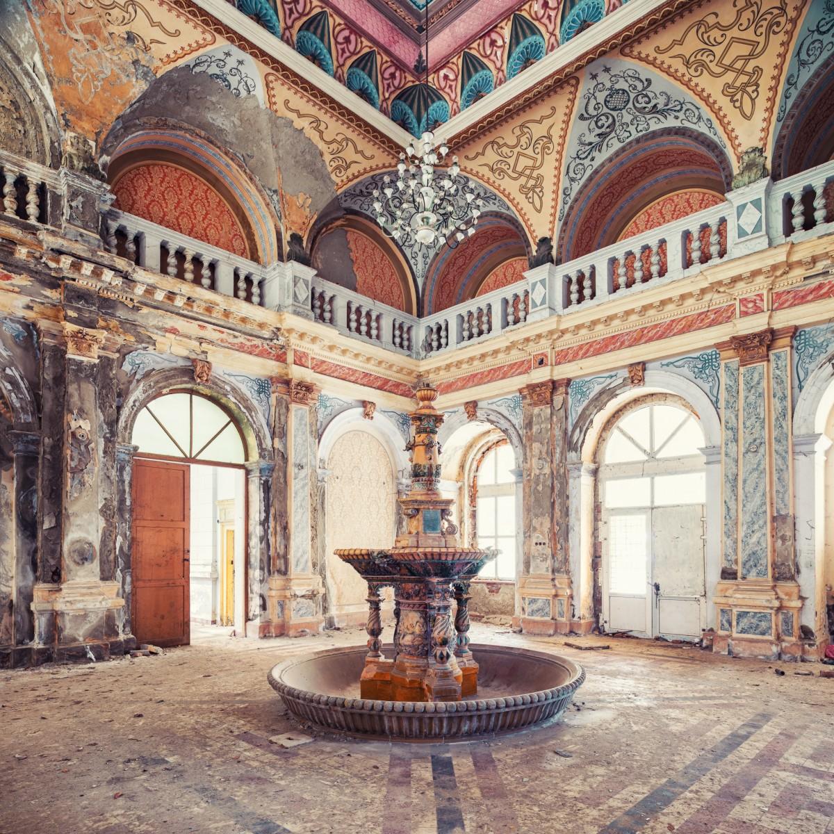Fantana by Gina Soden - Urbex Photography, abandoned palace, Italy
