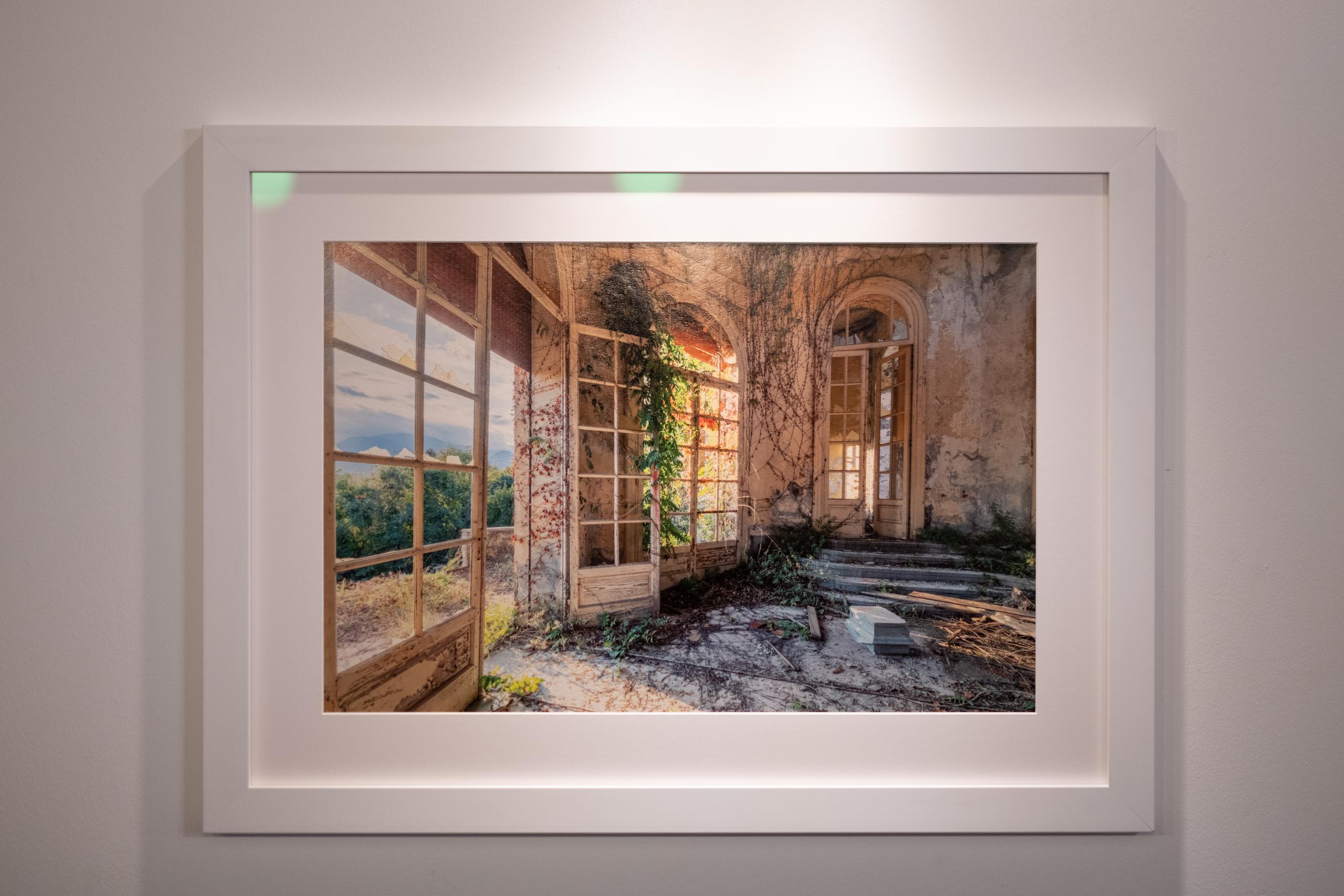 Figli di Edison di Gina Soden - Interno di un luogo abbandonato, fotografia urbex in vendita 2